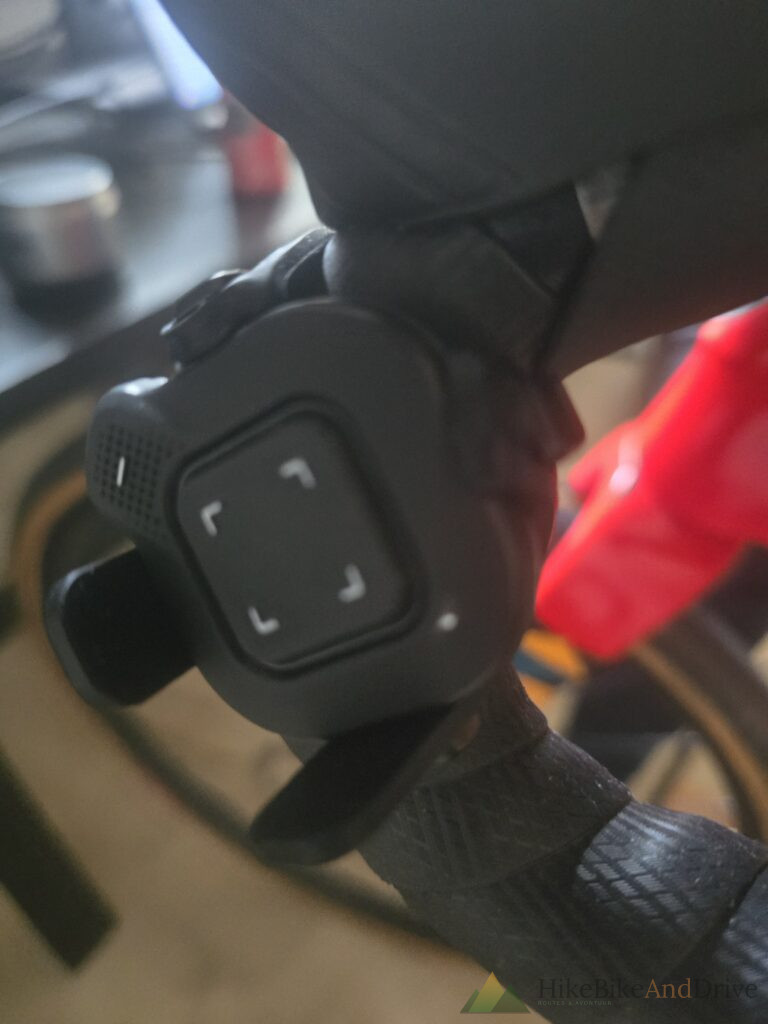 Linker Zwift Click-controller met navigatiepad op het stuur