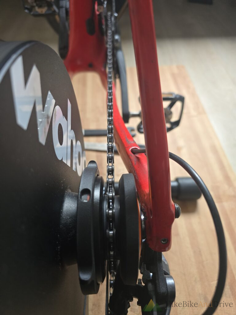 Ketting op de Zwift Cog, recht in lijn