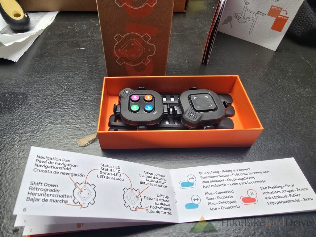 Zwift Click v2 controllers in de doos met handleiding