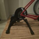 Wahoo KICKR Core smart trainer op een trainingsmat